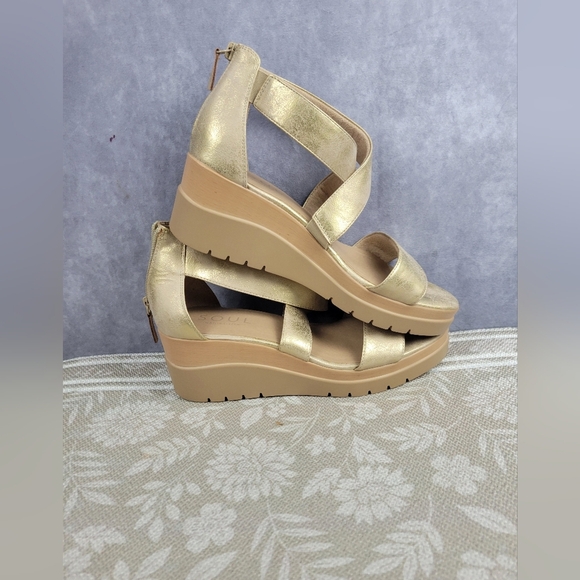 SOUL Naturalizer Goodtimes Wedge Strappy Gold Sandal Suze 11W - Picture 11 of 15